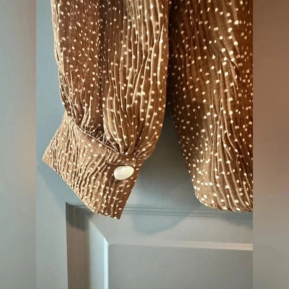 Vince Starry Dot Shirred Split Neck Blouse NWT size XS - Picture 4 of 8